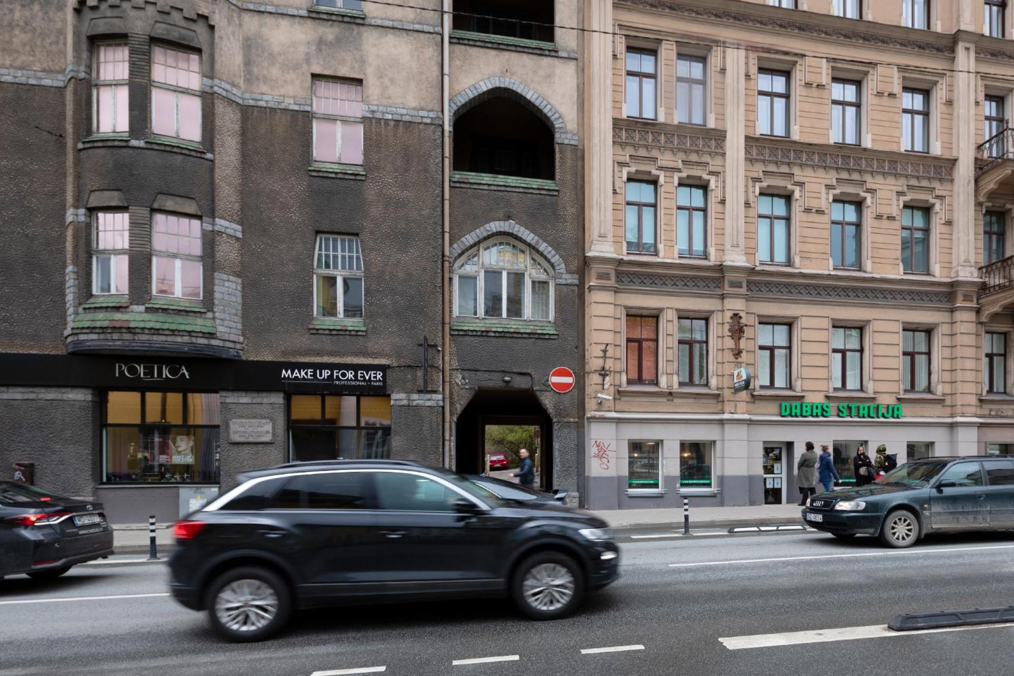 Brivibas Yard Apartment With Parking In City Center Riga Exterior foto