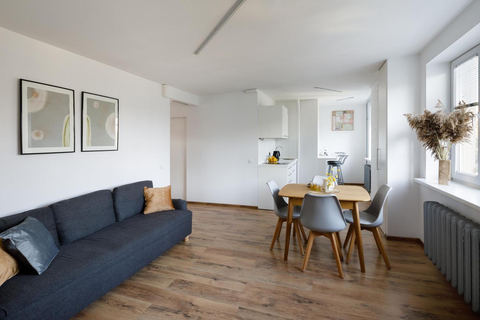 Brivibas Yard Apartment With Parking In City Center Riga Exterior foto